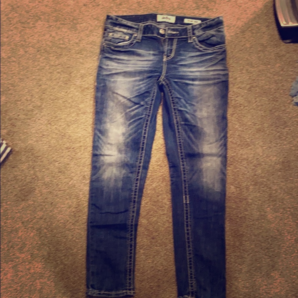 Buckle jeans